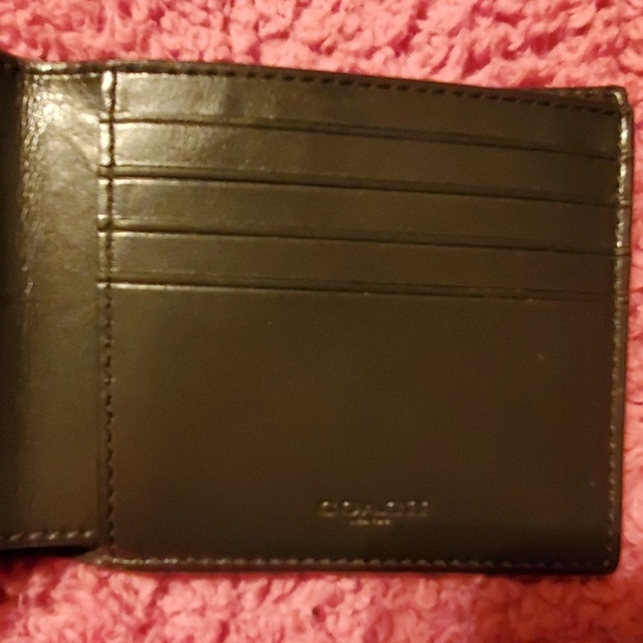 COACH SLIM LEATHER BILLFOLD WALLET - Picture 3 of 3